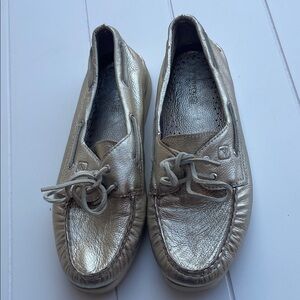 Sperry  gold step sider shoes! 10